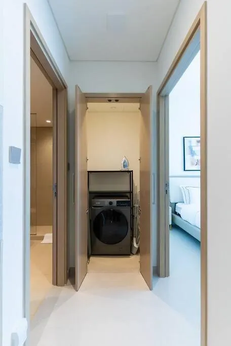 Stylish 1 Bedroom L Next To Dubai Mall L Great Amenities 0*,  United Arab Emirates